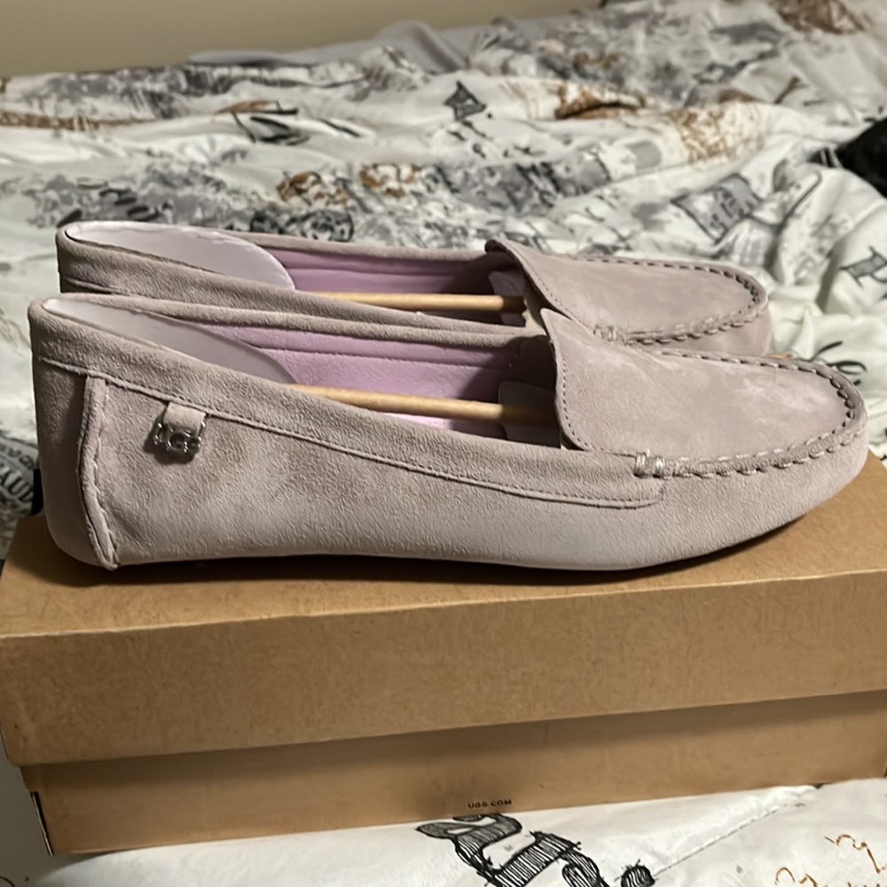 UGG Australia Women's Flores Suede Leather Loafers Slip On Shoes